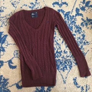 American Eagle 🦅 V-neck sweater